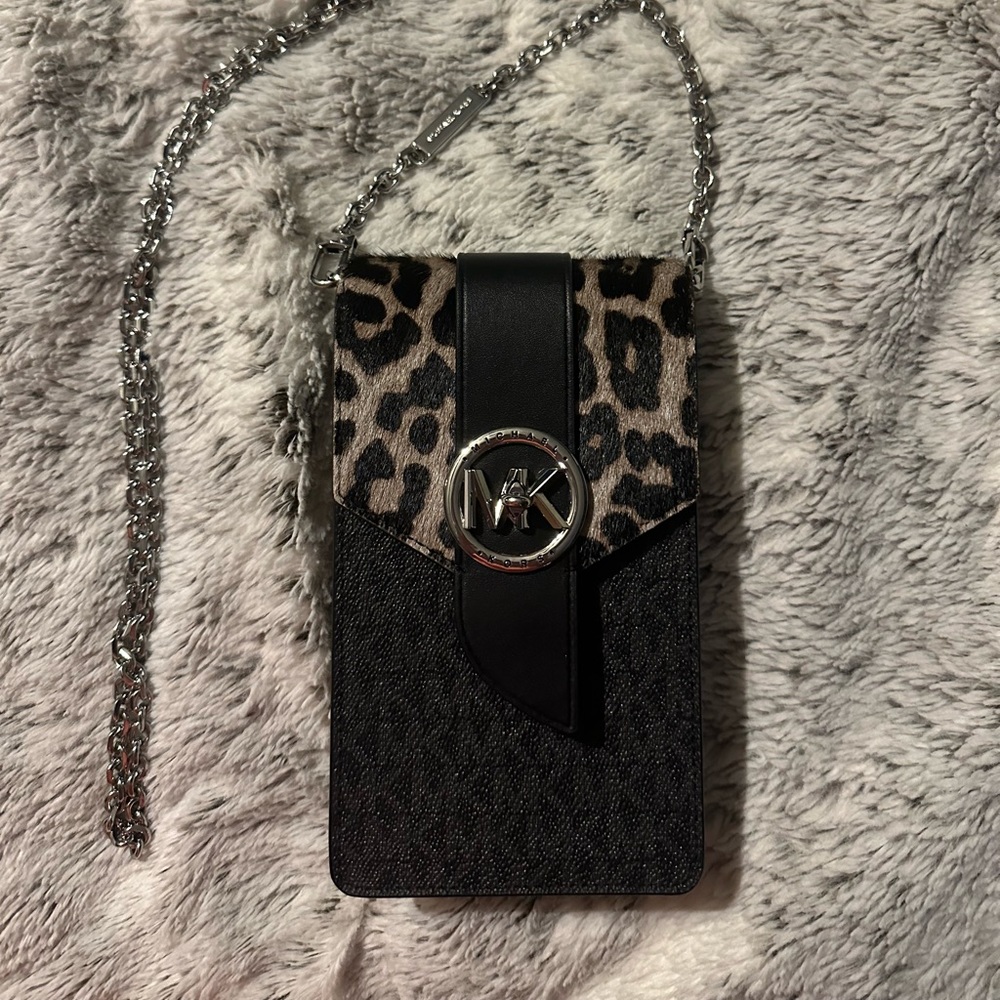 Michael kors carmen crossbody